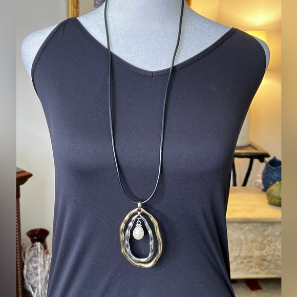 Jewelry - Ovals With Faux Pearl Necklace